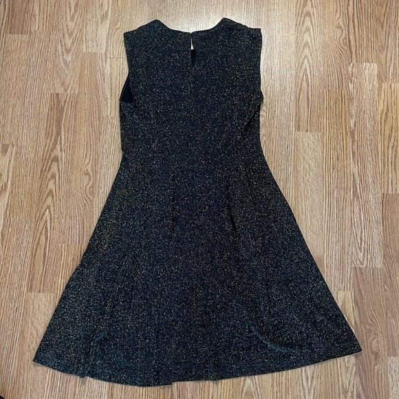 Dynamite Sleeveless Dress - Picture 2 of 6